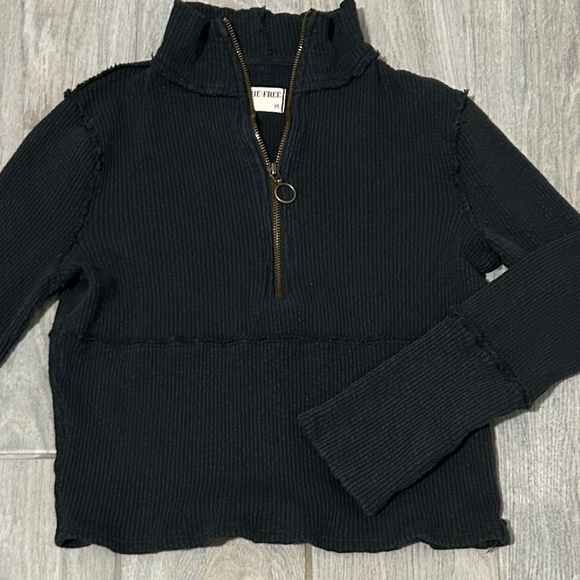 Women's We the Free Distressed Gray Thermal Crop Shirt - MEDIUM - Picture 12 of 12